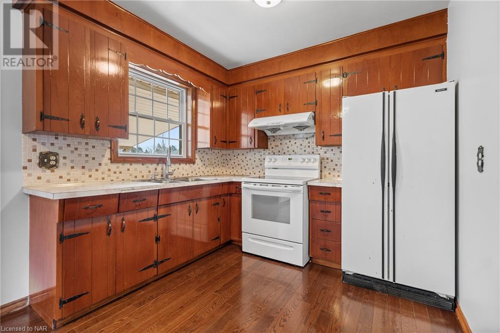 33 Crescentwood Drive, St. Catharines, Ontario  L2N 4K7 - Photo 10 - 40522034