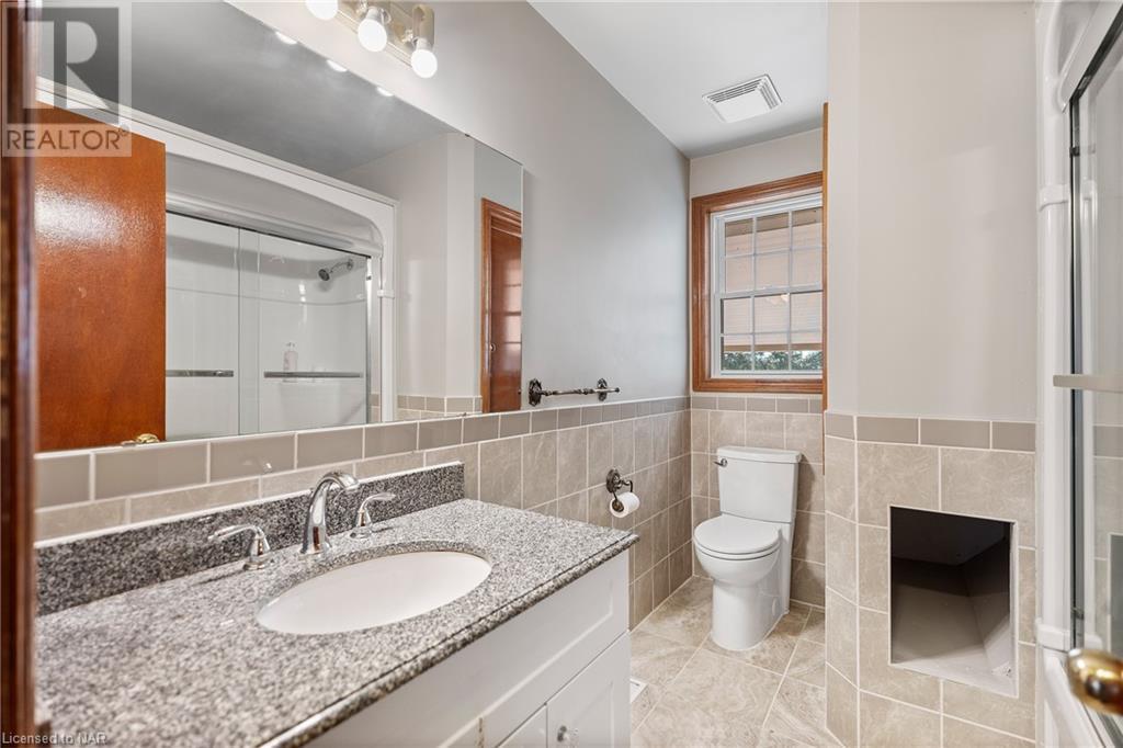 33 Crescentwood Drive, St. Catharines, Ontario  L2N 4K7 - Photo 15 - 40522034