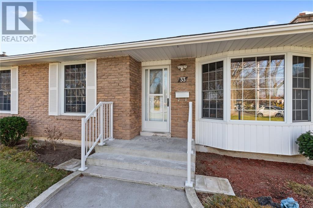 33 Crescentwood Drive, St. Catharines, Ontario  L2N 4K7 - Photo 2 - 40522034