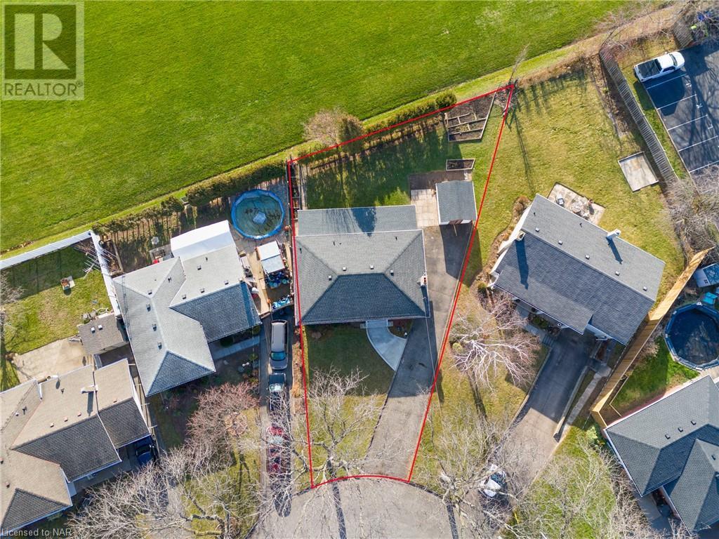 33 Crescentwood Drive, St. Catharines, Ontario  L2N 4K7 - Photo 3 - 40522034