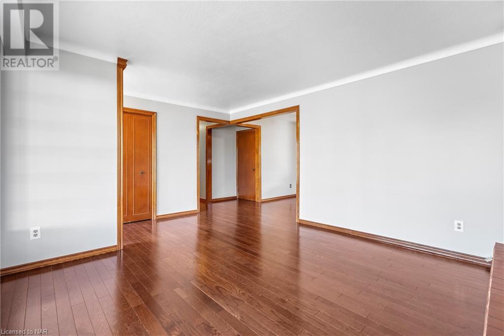 33 Crescentwood Drive, St. Catharines, Ontario  L2N 4K7 - Photo 9 - 40522034