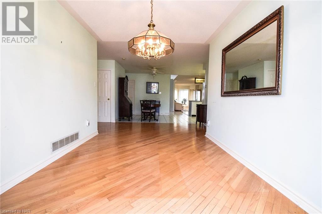 15 Colonial Crescent, Grimsby, Ontario  L3M 5H2 - Photo 21 - 40521680