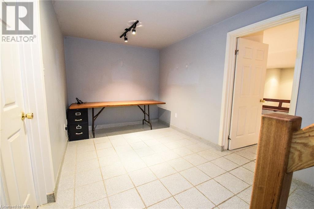15 Colonial Crescent, Grimsby, Ontario  L3M 5H2 - Photo 33 - 40521680