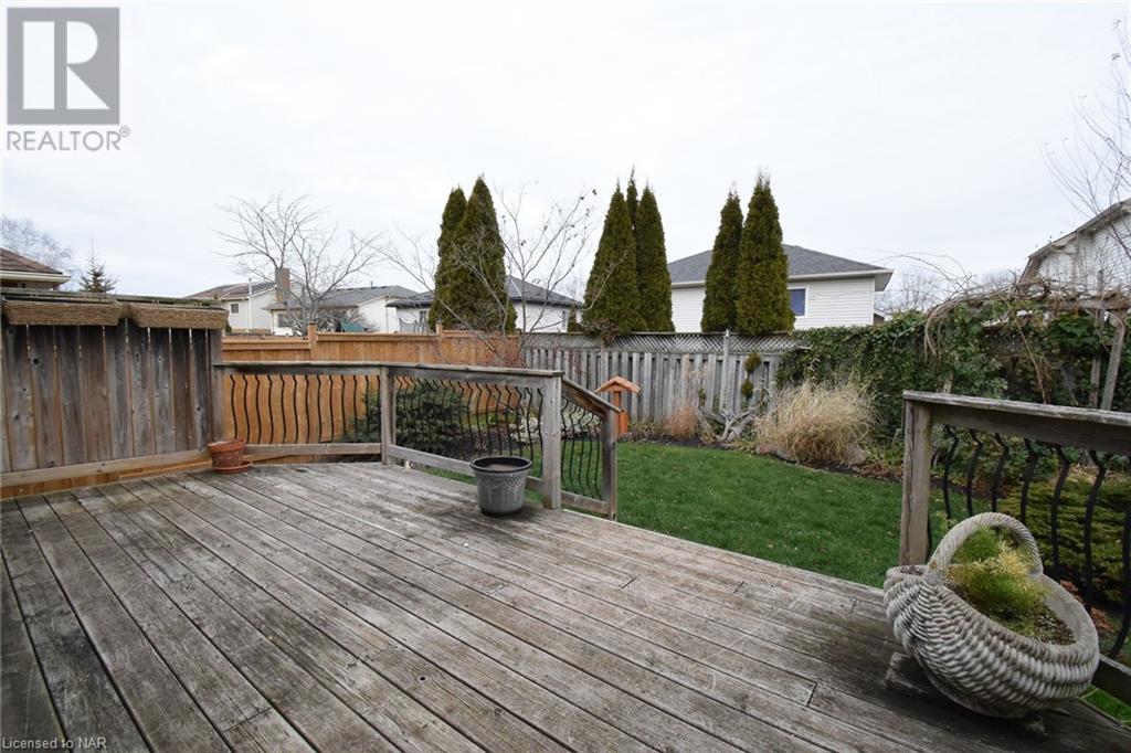 15 Colonial Crescent, Grimsby, Ontario  L3M 5H2 - Photo 41 - 40521680