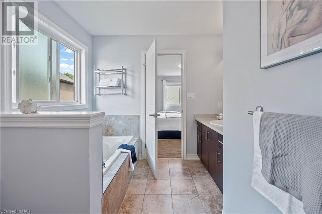 9349 Madison Crescent, Niagara Falls, Ontario  L2H 0M3 - Photo 36 - 40522197