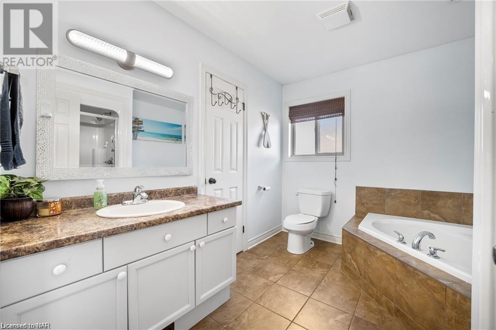 8520 Glavcic Drive, Niagara Falls, Ontario  L2H 0B1 - Photo 17 - 40521542