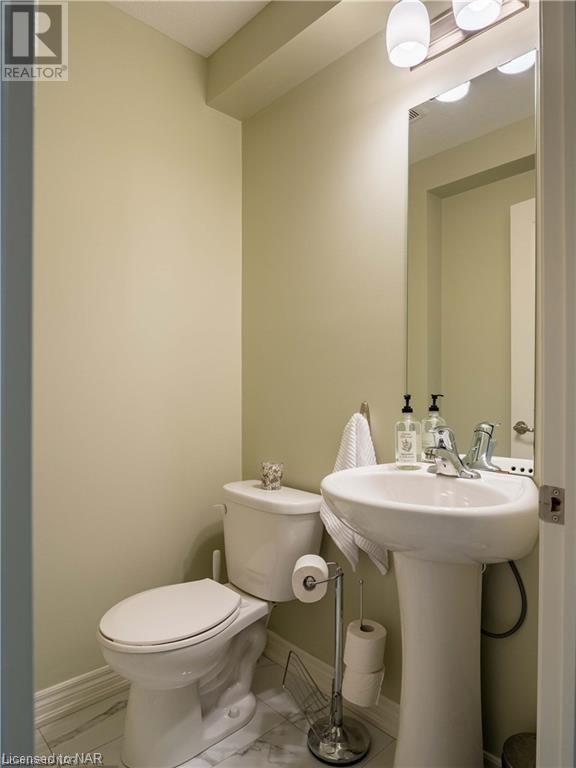 277 Silverwood Avenue, Welland, Ontario  L3C 0C5 - Photo 4 - 40522230