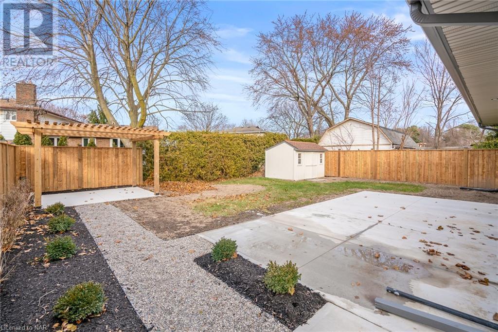 317 Lakeshore Road, St. Catharines, Ontario  L2M 1S1 - Photo 4 - 40522220