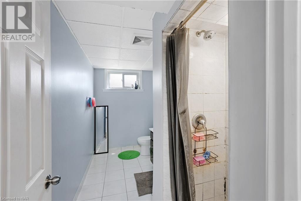7658 Cavendish Drive, Niagara Falls, Ontario  L2H 2T8 - Photo 21 - 40522397