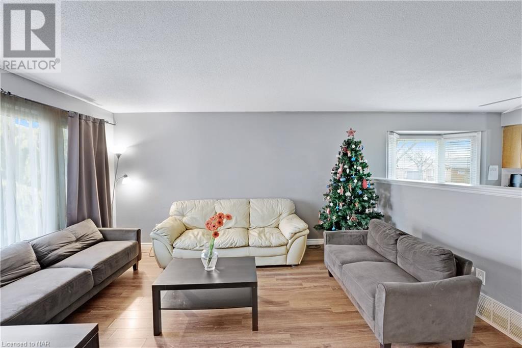 7658 Cavendish Drive, Niagara Falls, Ontario  L2H 2T8 - Photo 3 - 40522397