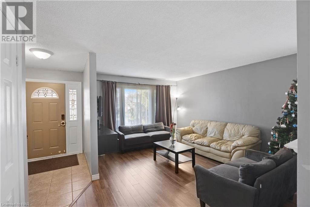7658 Cavendish Drive, Niagara Falls, Ontario  L2H 2T8 - Photo 5 - 40522397