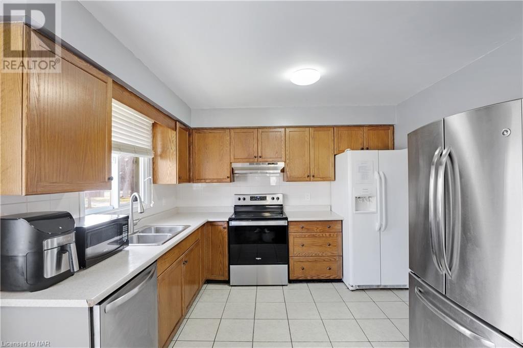 7658 Cavendish Drive, Niagara Falls, Ontario  L2H 2T8 - Photo 9 - 40522397