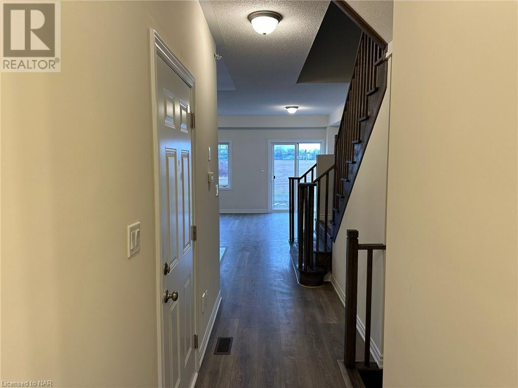 109 Sapphire Way, Thorold, Ontario  L2V 0C5 - Photo 2 - 40522441