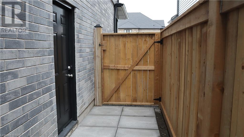 15 Mcfarland Street, Thorold, Ontario  L2V 0E2 - Photo 3 - 40522508