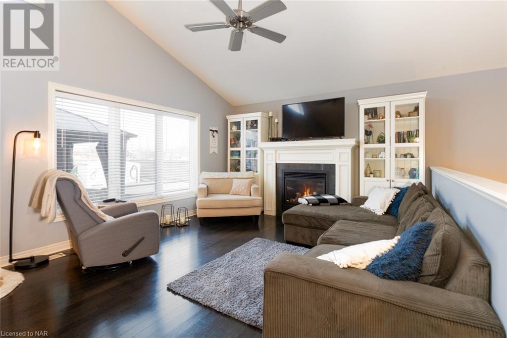 463 Classic Avenue, Welland, Ontario  L3B 0A3 - Photo 4 - 40522582