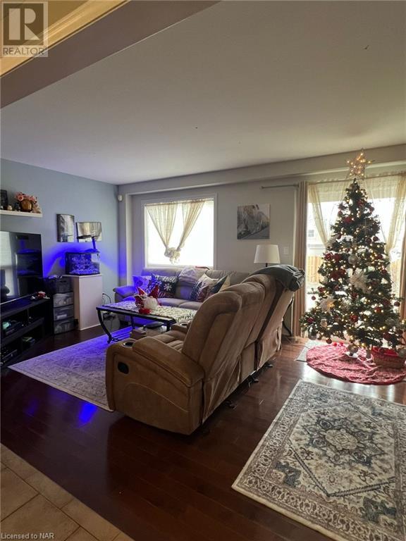 7083 Brittany Court, Niagara Falls, Ontario  L2H 3N6 - Photo 5 - 40522919