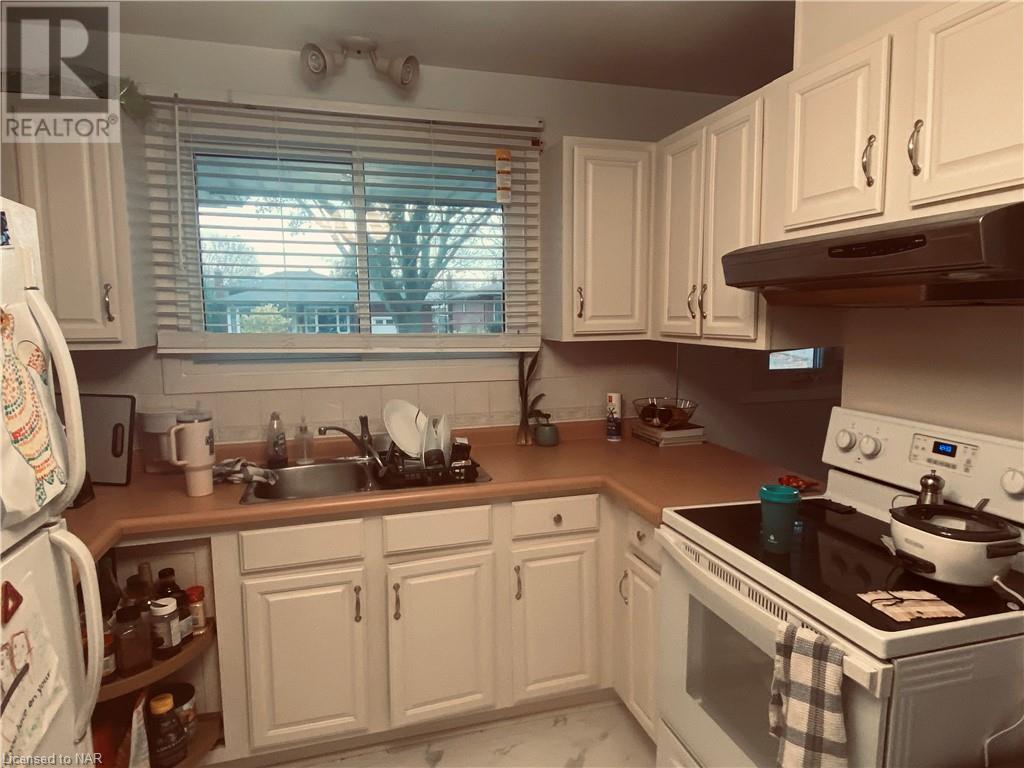 71 Upper Allan Drive, St. Catharines, Ontario  L2N 1G1 - Photo 4 - 40523229