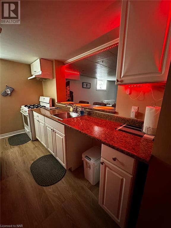 5161 Stamford Street, Niagara Falls, Ontario  L2E 1M8 - Photo 6 - 40523429