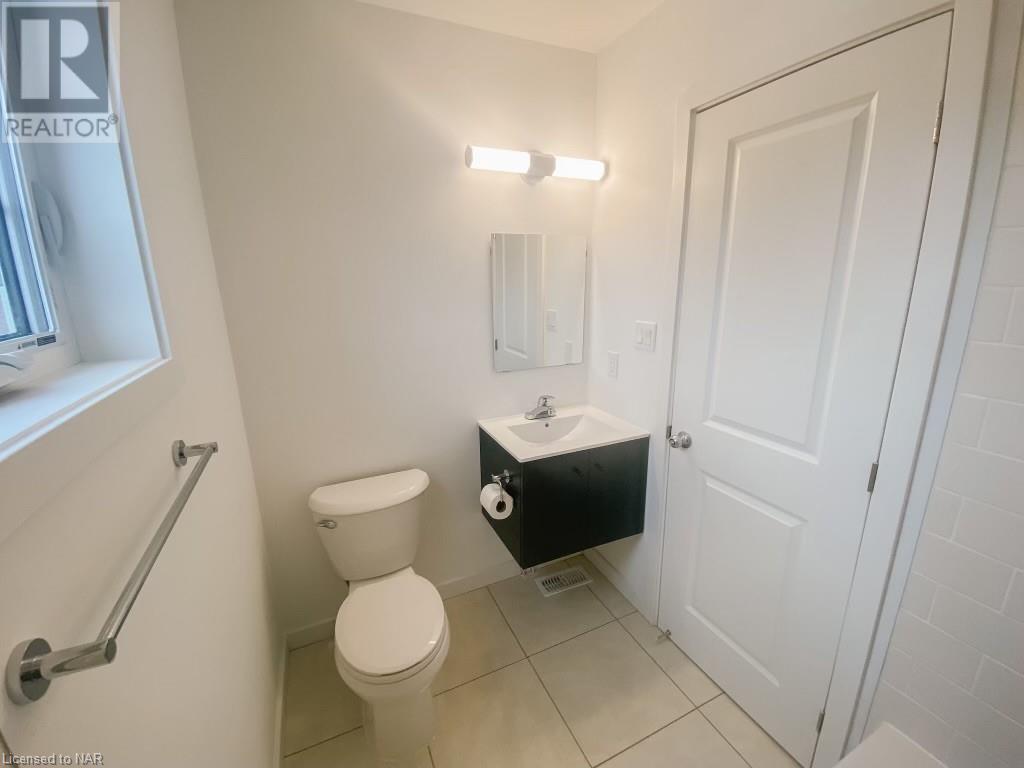 16 Waterleaf Trail, Welland, Ontario  L3C 0H6 - Photo 9 - 40523269