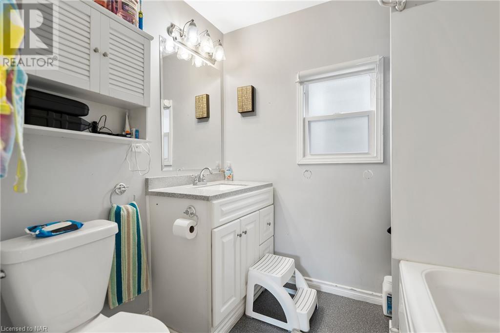 13 Almond Street, Welland, Ontario  L3B 3P6 - Photo 8 - 40523434