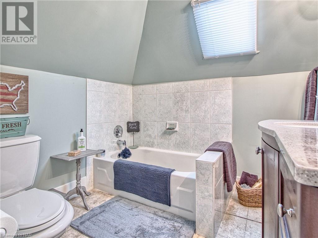 225 Taylor Street, Thorold South, Ontario  L2V 1C2 - Photo 22 - 40523807