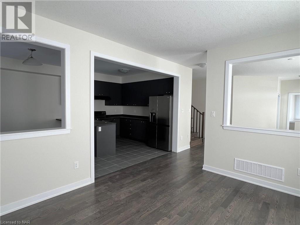 9 Aviron Cres Crescent, Welland, Ontario  L3B 6C5 - Photo 5 - 40523804