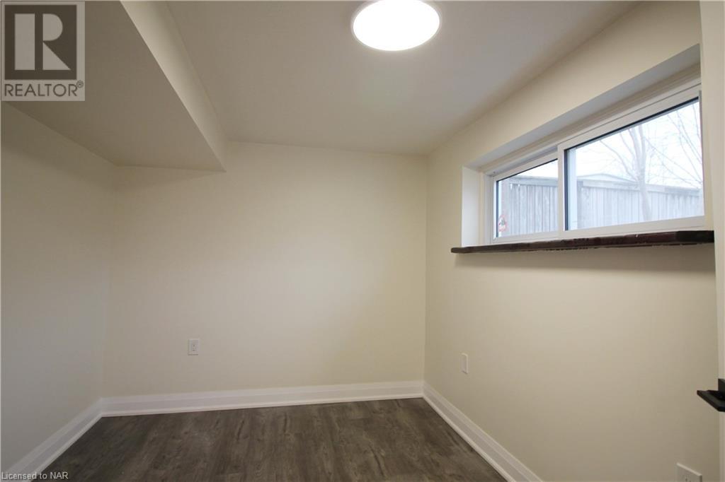 305 Lakeshore Road, St. Catharines, Ontario  L2M 1S1 - Photo 11 - 40523815