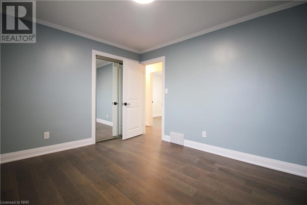 305 Lakeshore Road, St. Catharines, Ontario  L2M 1S1 - Photo 4 - 40523815