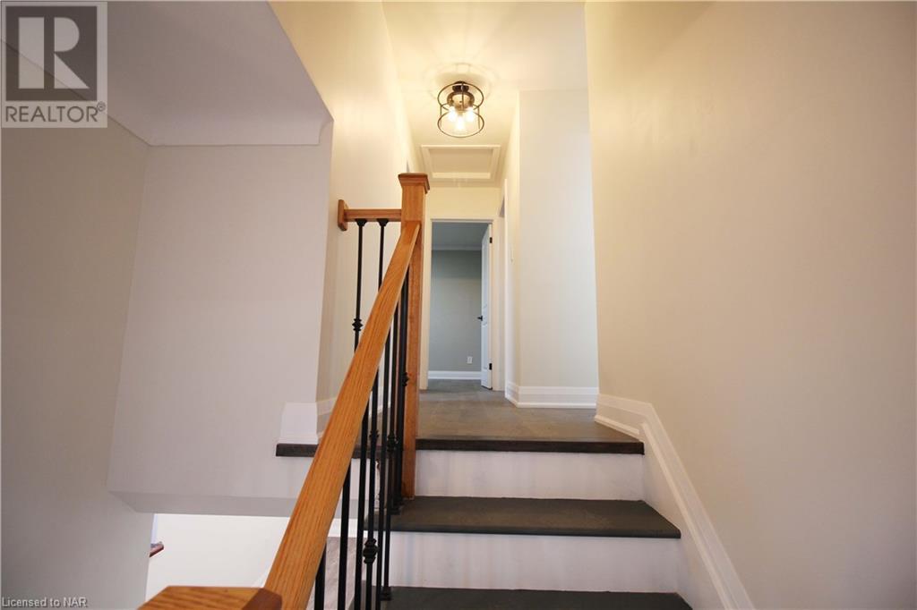 305 Lakeshore Road, St. Catharines, Ontario  L2M 1S1 - Photo 9 - 40523815