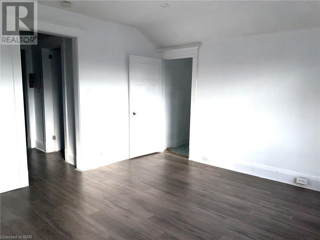 6165 Barker Street Unit# 2, Niagara Falls, Ontario  L2G 1Y5 - Photo 5 - 40523809