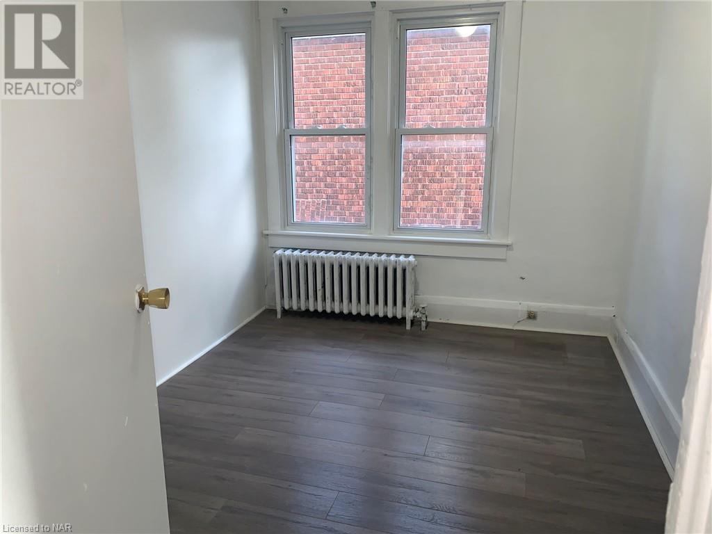 6165 Barker Street Unit# 2, Niagara Falls, Ontario  L2G 1Y5 - Photo 6 - 40523809