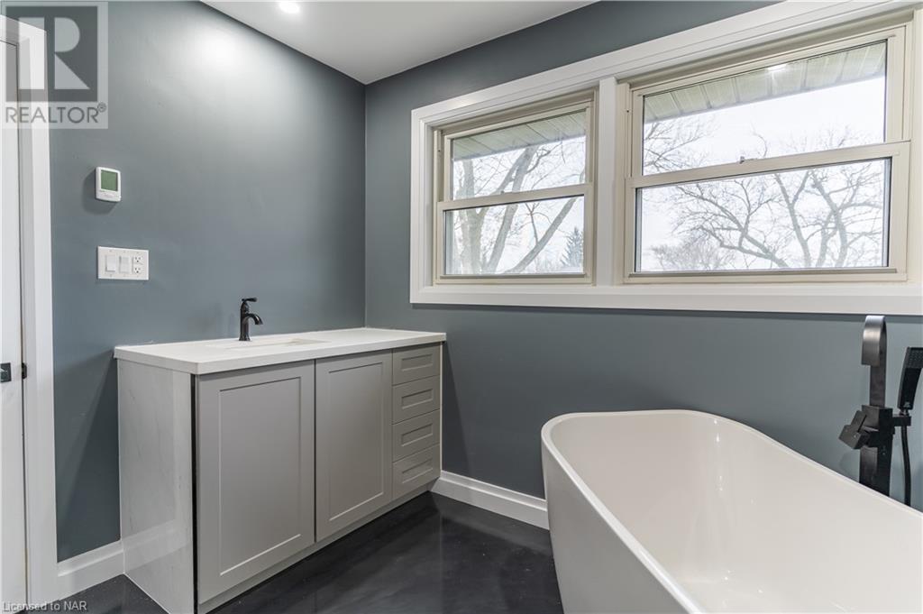 32 Ridgewood Drive, Welland, Ontario  L3C 2H4 - Photo 11 - 40523787