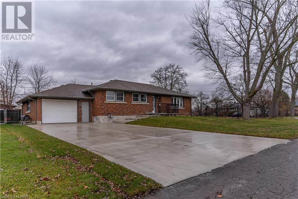 32 Ridgewood Drive, Welland, Ontario  L3C 2H4 - Photo 2 - 40523787