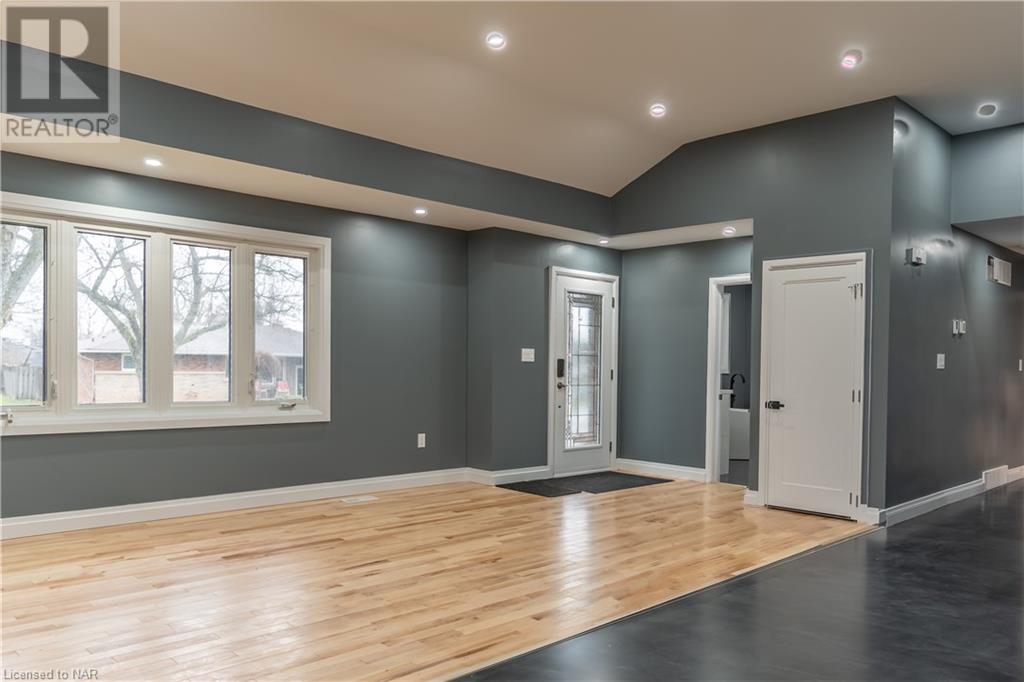 32 Ridgewood Drive, Welland, Ontario  L3C 2H4 - Photo 4 - 40523787