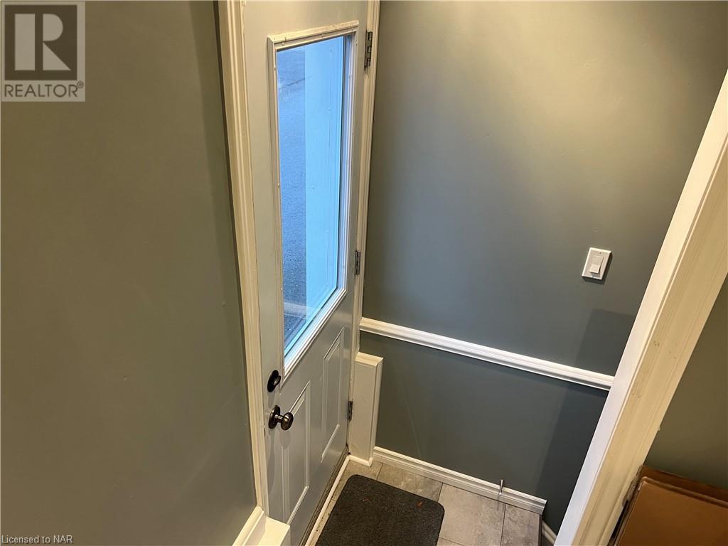 199 Ross Street, Welland, Ontario  L3B 2N4 - Photo 4 - 40523892