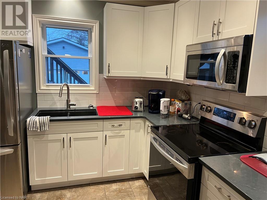 199 Ross Street, Welland, Ontario  L3B 2N4 - Photo 5 - 40523892