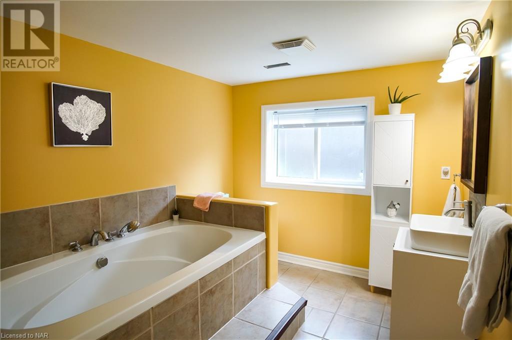 7220 Kelly Drive, Niagara Falls, Ontario  L2H 3K1 - Photo 30 - 40524403