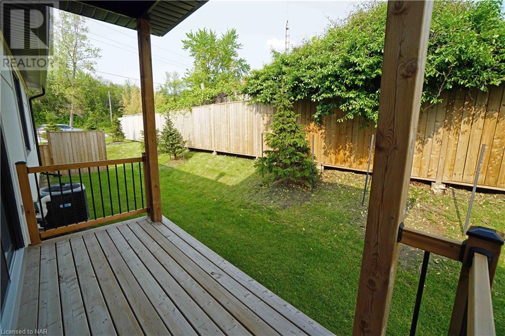 7472 Mountain Road Unit# 1, Niagara Falls, Ontario  L2J 0B8 - Photo 5 - 40524187