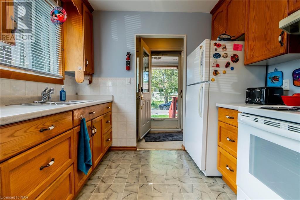 42 Stanmary Drive, St. Catharines, Ontario  L2N 5T4 - Photo 9 - 40524503