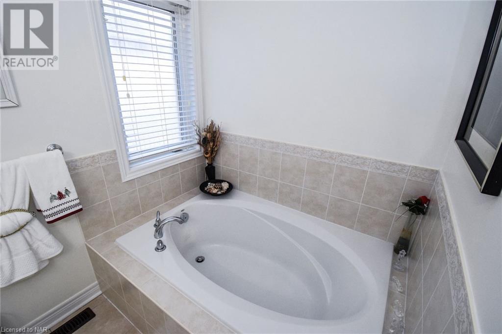 12 Mackenzie King Avenue, St. Catharines, Ontario  L2P 0A1 - Photo 30 - 40525092