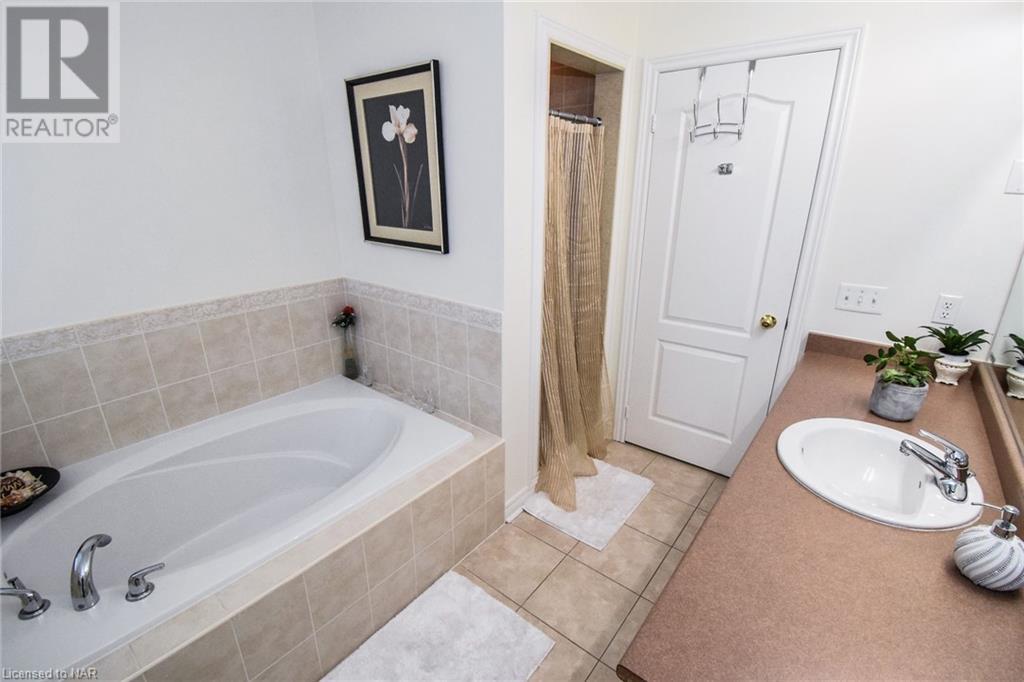 12 Mackenzie King Avenue, St. Catharines, Ontario  L2P 0A1 - Photo 31 - 40525092