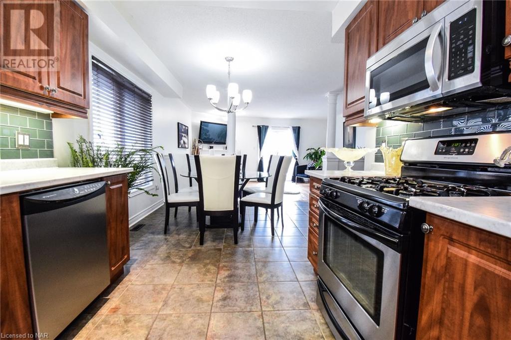 12 Mackenzie King Avenue, St. Catharines, Ontario  L2P 0A1 - Photo 6 - 40525092