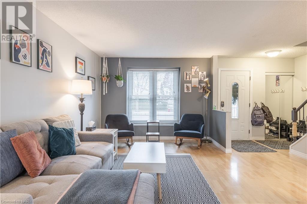 6596 Pitton Road, Niagara Falls, Ontario  L2H 1Z8 - Photo 4 - 40524407