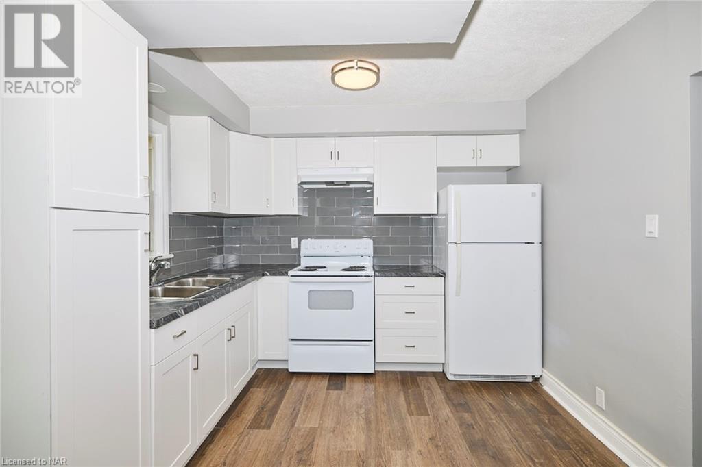 43 Cosby Avenue, St. Catharines, Ontario  L2M 5R7 - Photo 5 - 40525066