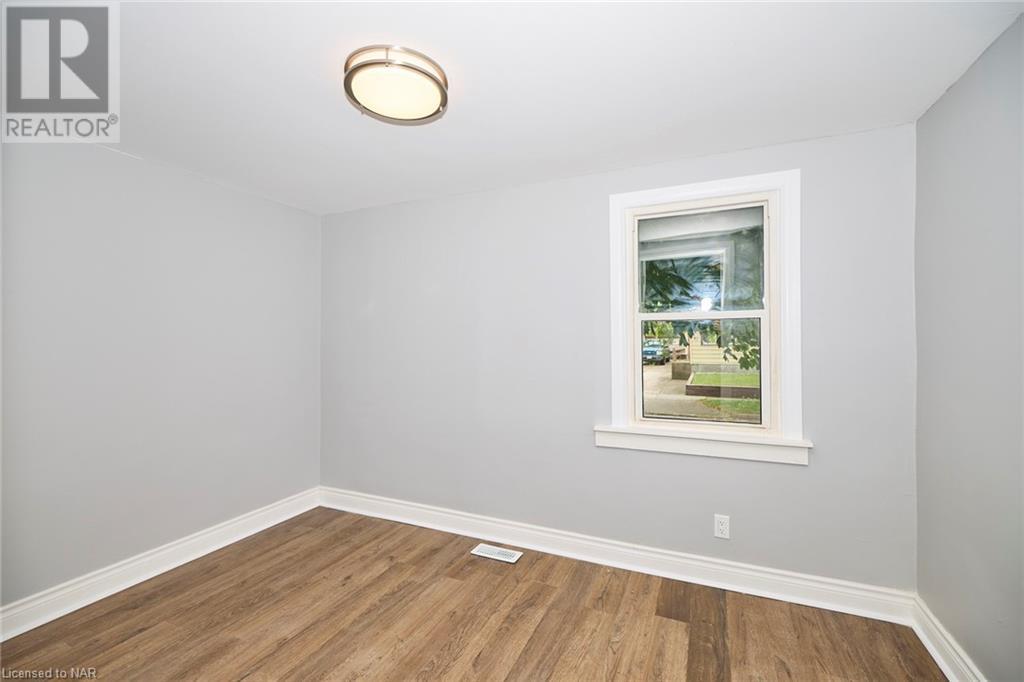 43 Cosby Avenue, St. Catharines, Ontario  L2M 5R7 - Photo 8 - 40525066