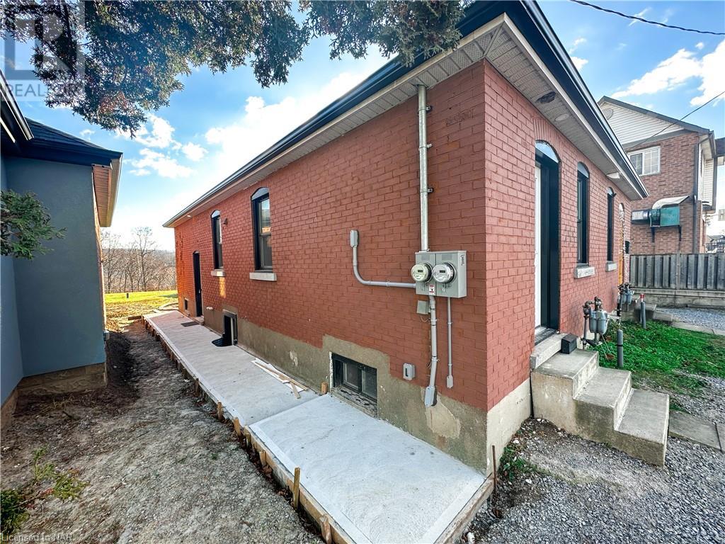 233 Pelham Road Unit# Lower, St. Catharines, Ontario  L2S 1W8 - Photo 2 - 40524953
