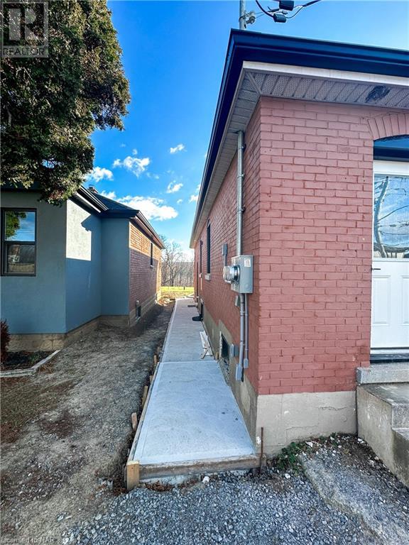 233 Pelham Road Unit# Lower, St. Catharines, Ontario  L2S 1W8 - Photo 3 - 40524953