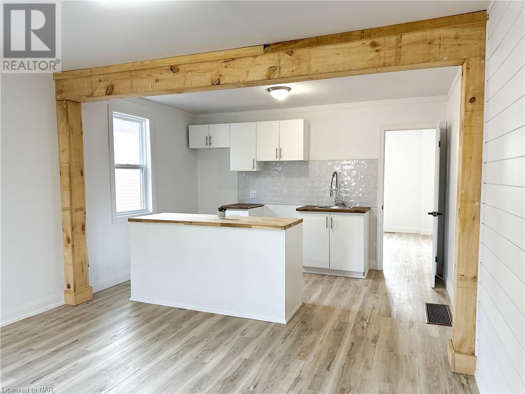 233 Pelham Road Unit# Upper, St. Catharines, Ontario  L2S 1W8 - Photo 4 - 40524943