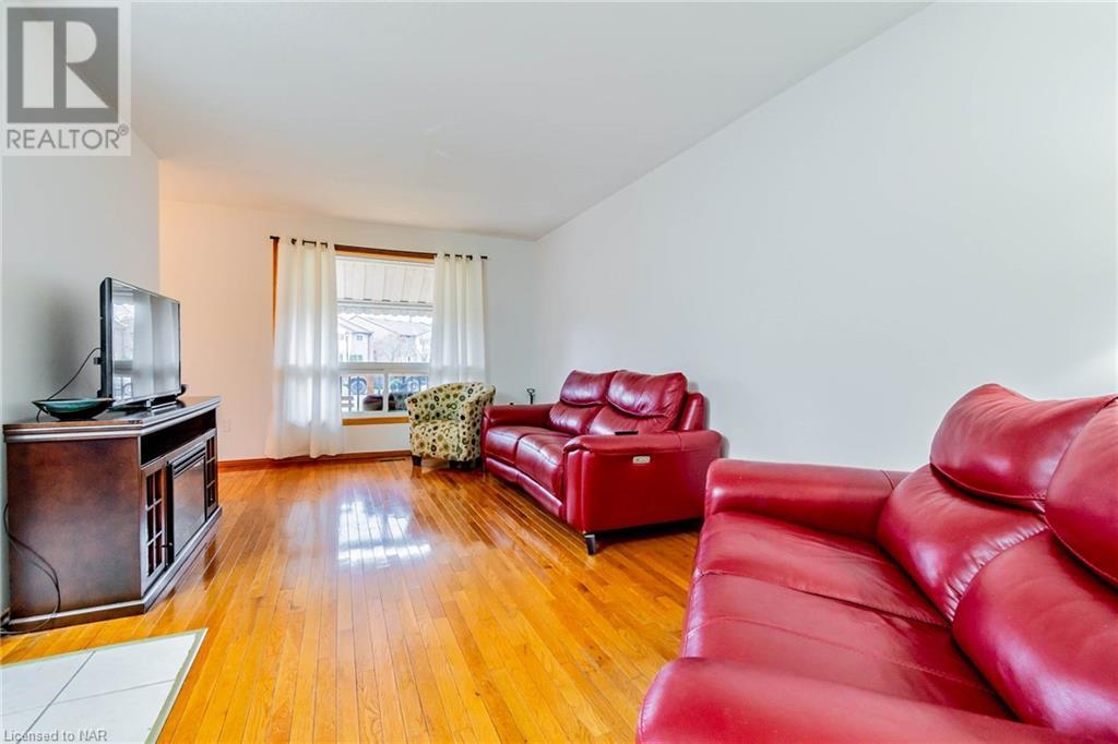 6033 Swayze Drive, Niagara Falls, Ontario  L2J 3K2 - Photo 11 - 40524689