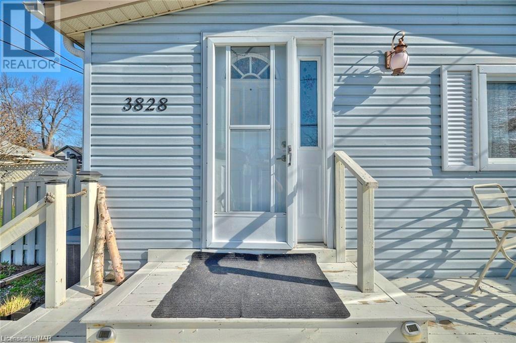 3828 Roxborough Avenue, Crystal Beach, Ontario  L0S 1B0 - Photo 3 - 40524879